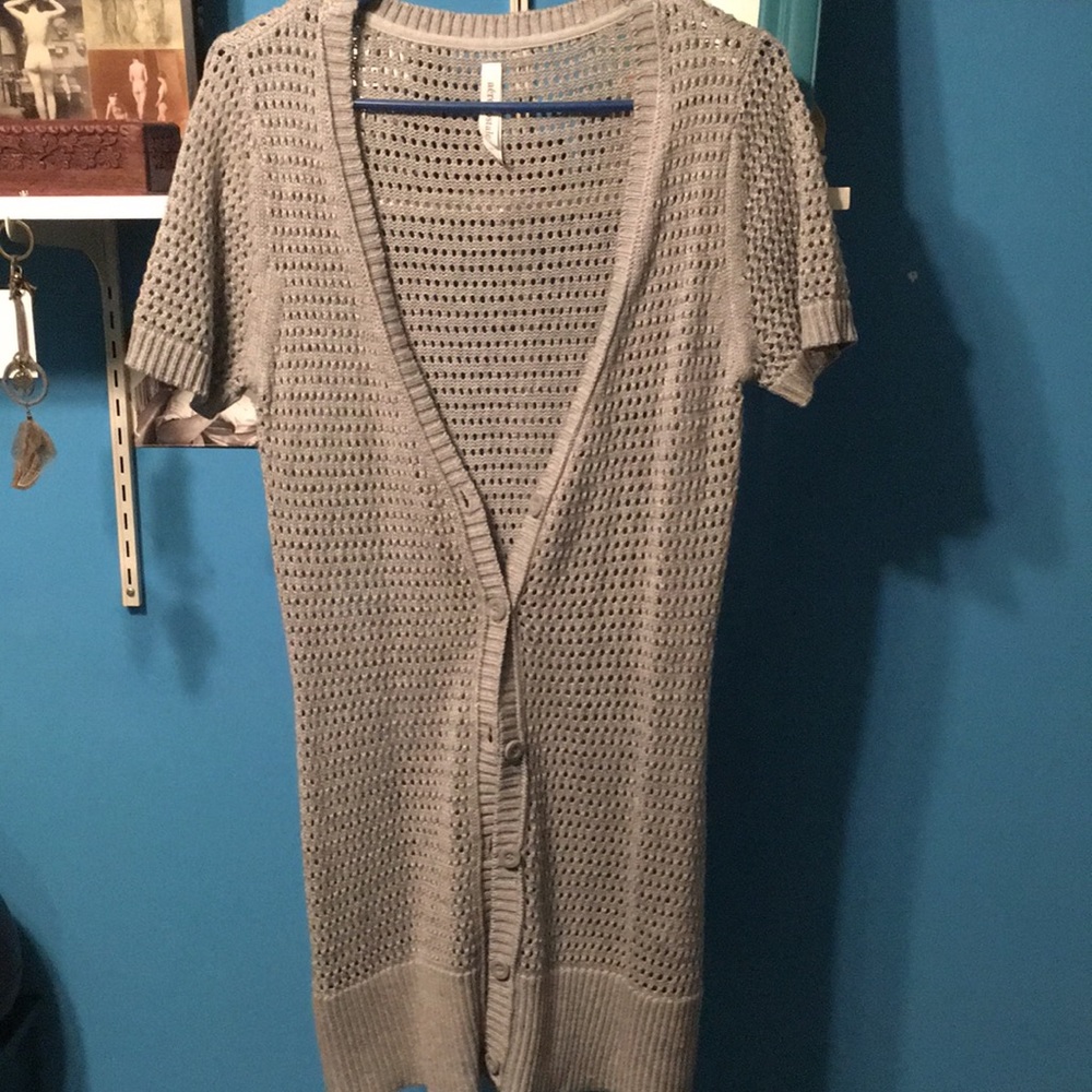 Short sleeve sweater